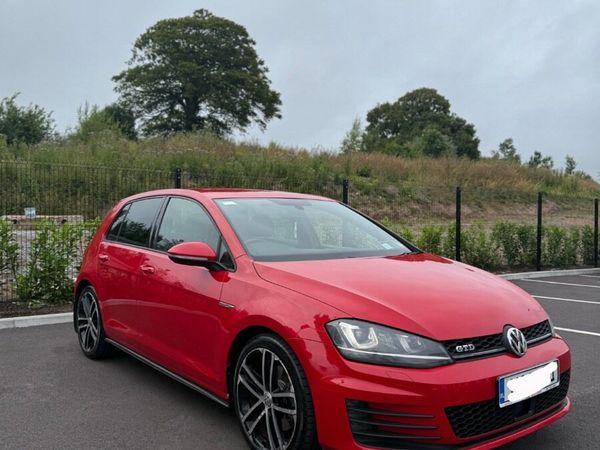 Volkswagen Golf Hatchback, Diesel, 2014, Red