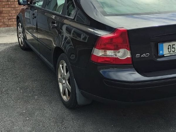 Volvo S40 Saloon, Diesel, 2005, Black