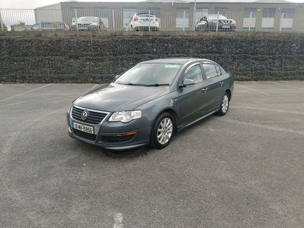 Volkswagen Passat Saloon, Diesel, 2010, Grey
