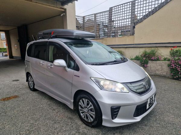 Honda Freed MPV, Petrol Hybrid, 2012, Silver