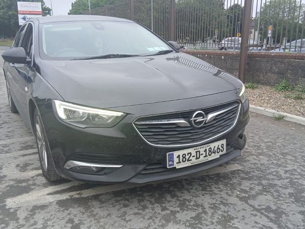 Opel Insignia Hatchback, Diesel, 2018, Black