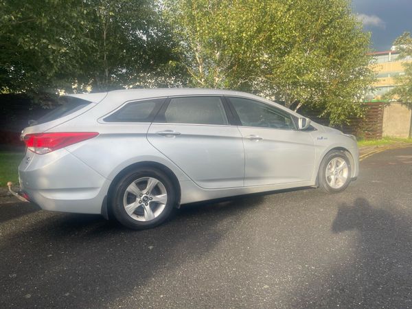 Hyundai i40 Estate/Jeep, Diesel, 2012, Silver