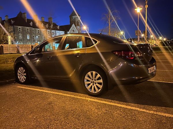 Opel Astra Saloon, Diesel, 2015, Grey