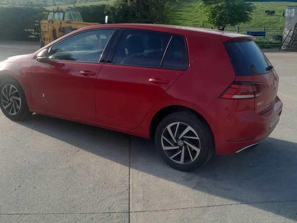 Volkswagen Golf Hatchback, Diesel, 2019, Red
