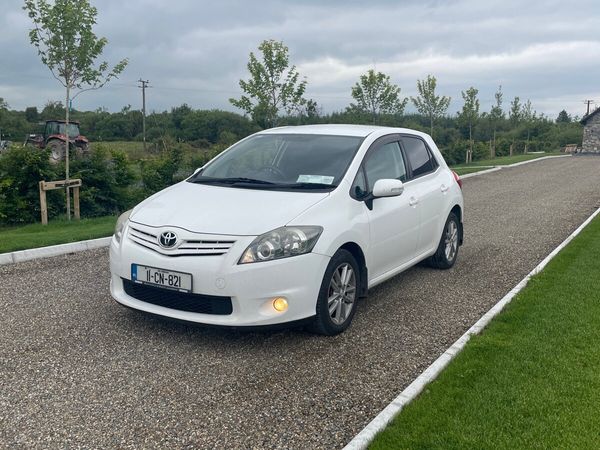 Toyota Auris Hatchback, Diesel, 2011, White