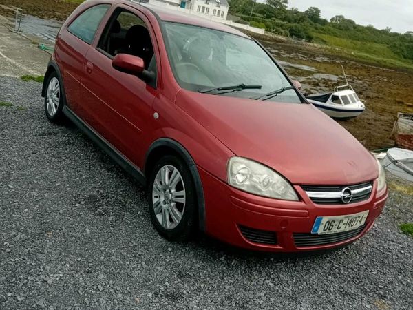 Opel Corsa Hatchback, Petrol, 2006, Red