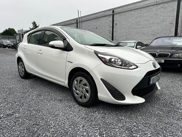 Toyota Aqua Hatchback, Petrol Hybrid, 2018, White