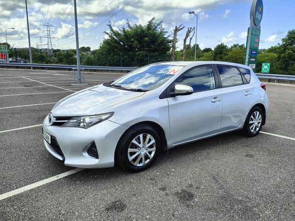 Toyota Auris MPV, Petrol, 2013, Silver