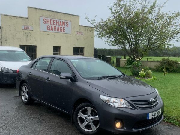 Toyota Corolla Saloon, Diesel, 2012, Grey