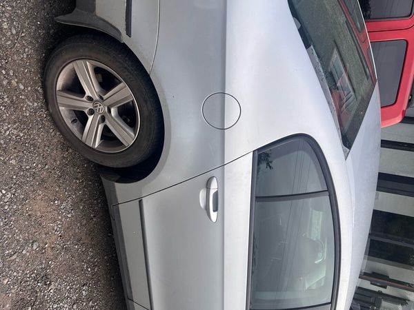Volkswagen Passat Saloon, Petrol, 2006, Silver