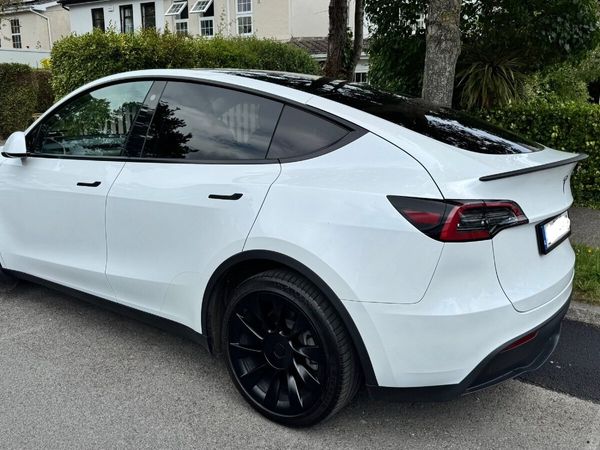 Tesla Model Y MPV, Electric, 2023, White