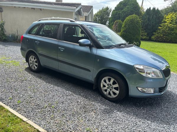 Skoda Fabia Estate/Jeep, Petrol, 2011, Grey