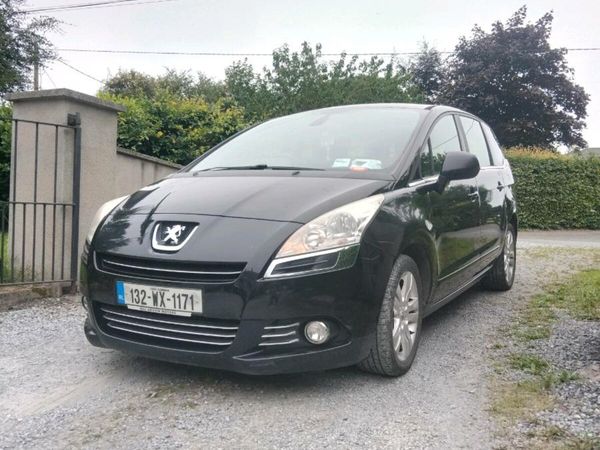 Peugeot 5008 MPV, Diesel, 2013, Black