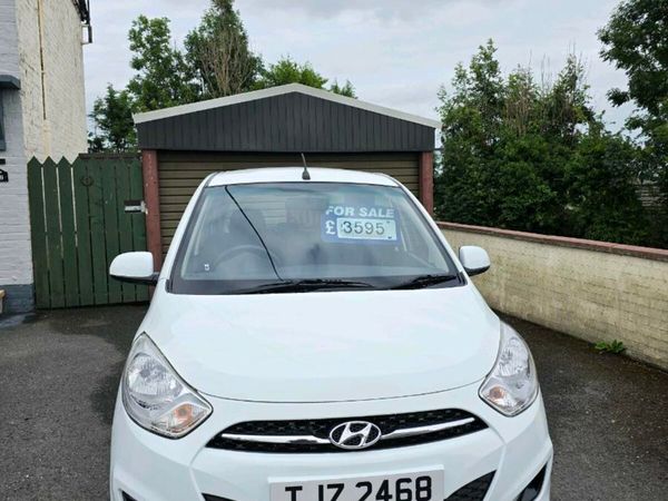 Hyundai i10 Hatchback, Petrol, 2012, White