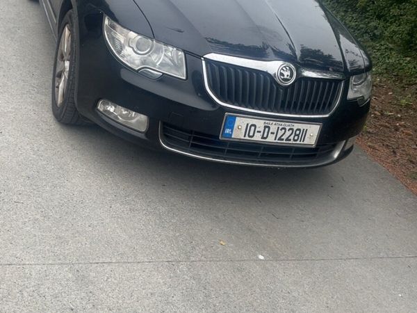 Skoda Superb Hatchback, Diesel, 2010, Black