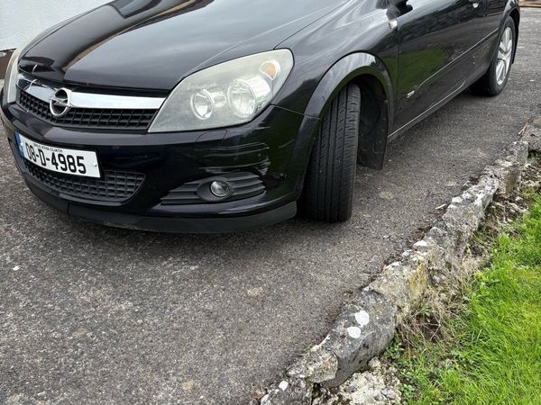 Opel Astra Hatchback, Petrol, 2008, Black
