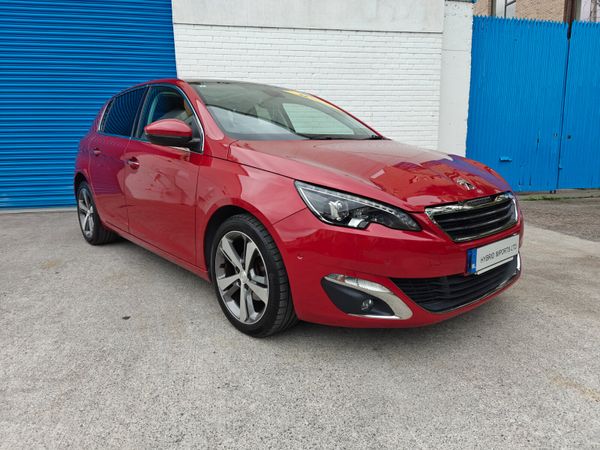 Peugeot 308 Hatchback, Petrol, 2015, Red