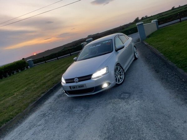 Volkswagen Jetta Saloon, Diesel, 2013, Silver