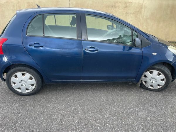 Toyota Yaris Hatchback, Petrol, 2006, Blue
