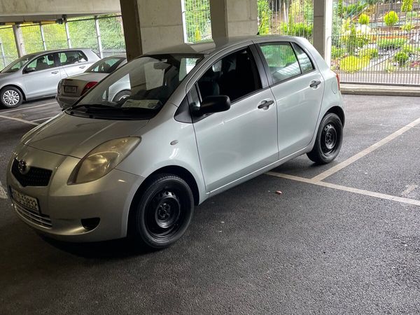 Toyota Yaris Hatchback, Petrol, 2007, Silver