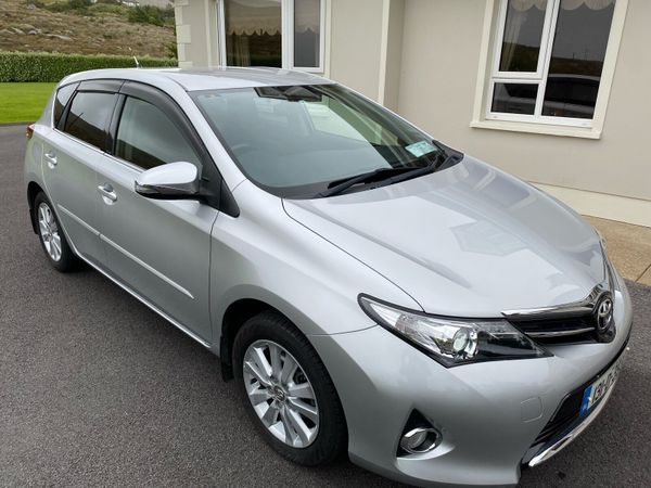 Toyota Auris Hatchback, Petrol, 2013, Silver
