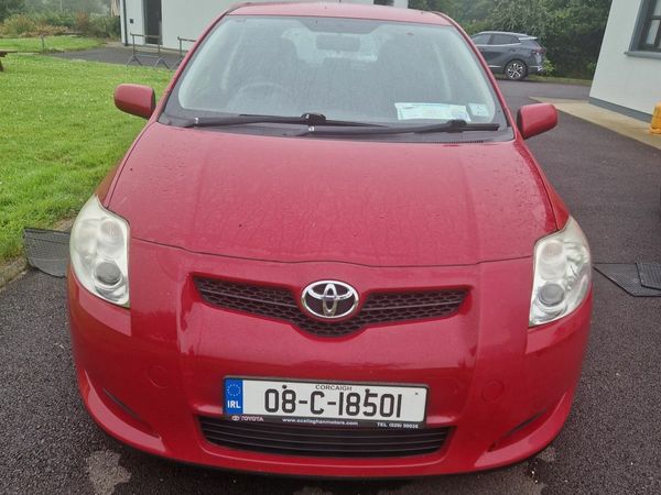 Toyota Auris Hatchback, Petrol, 2008, Red