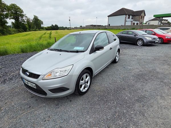 Ford Focus Hatchback, Petrol, 2009, Silver