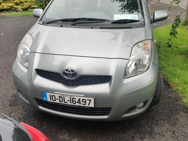 Toyota Yaris Hatchback, Petrol, 2010, Silver