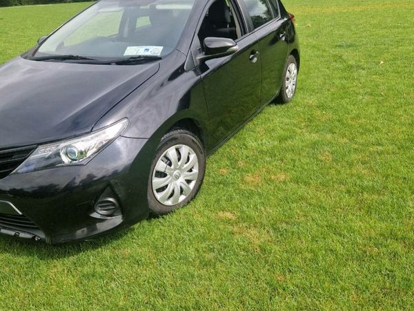 Toyota Auris Hatchback, Diesel, 2014, Black
