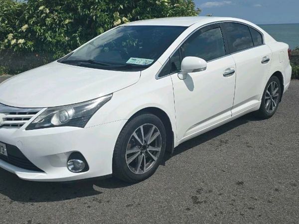 Toyota Avensis Saloon, Diesel, 2015, White