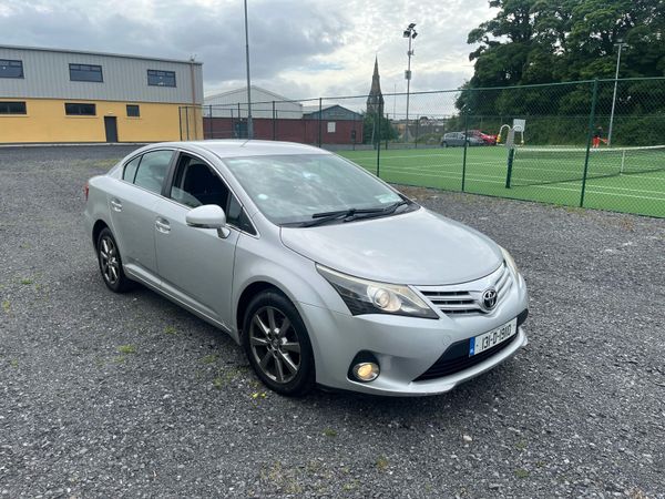 Toyota Avensis Saloon, Diesel, 2013, Silver