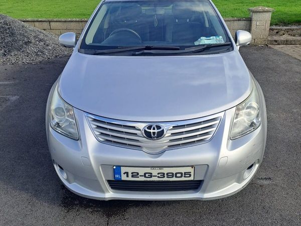 Toyota Avensis Saloon, Diesel, 2012, Silver