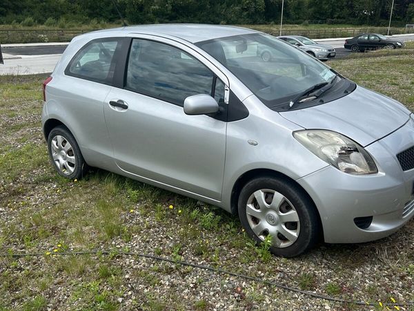 Toyota Yaris Hatchback, Petrol, 2008, Silver