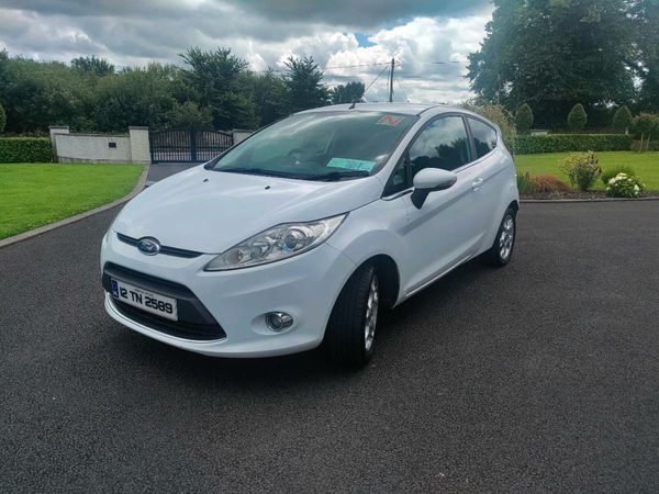Ford Fiesta Hatchback, Petrol, 2012, White