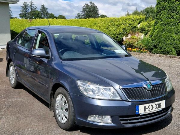 Skoda Octavia Hatchback, Diesel, 2011, Grey