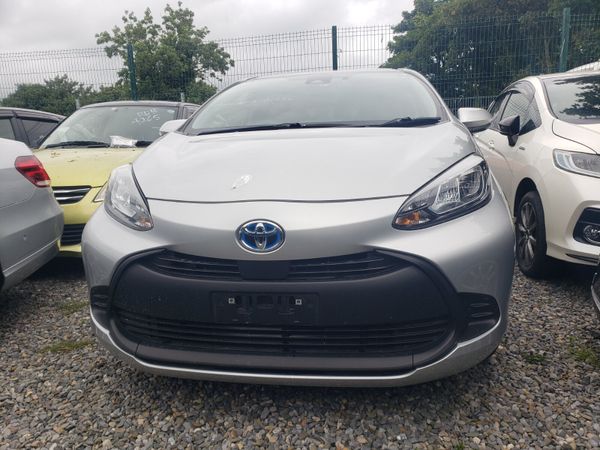 Toyota Aqua Hatchback, Petrol Hybrid, 2022, Silver