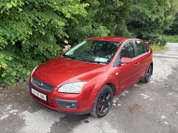 Ford Focus Hatchback, Petrol, 2007, Red