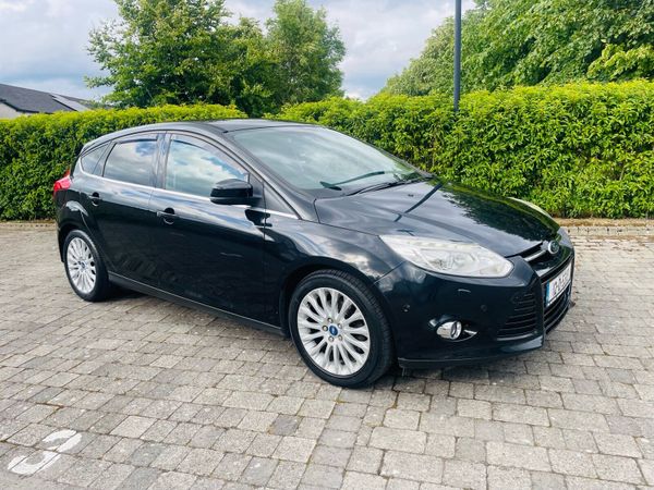 Ford Focus Hatchback, Petrol, 2012, Black