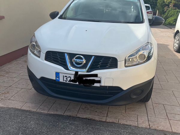 Nissan Qashqai Hatchback, Diesel, 2013, White