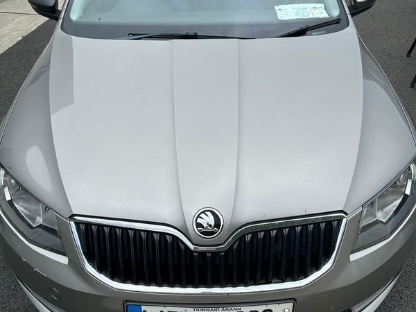 Skoda Octavia Saloon, Diesel, 2015, Beige