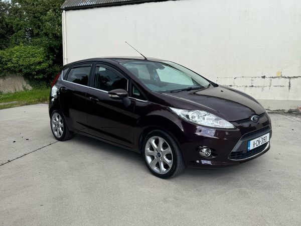 Ford Fiesta Hatchback, Diesel, 2011, Red
