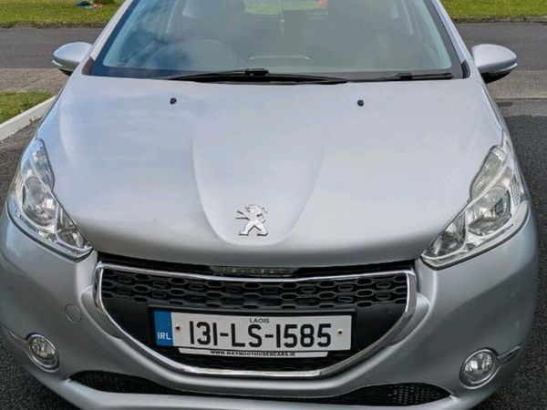 Peugeot 208 Hatchback, Petrol, 2013, Silver
