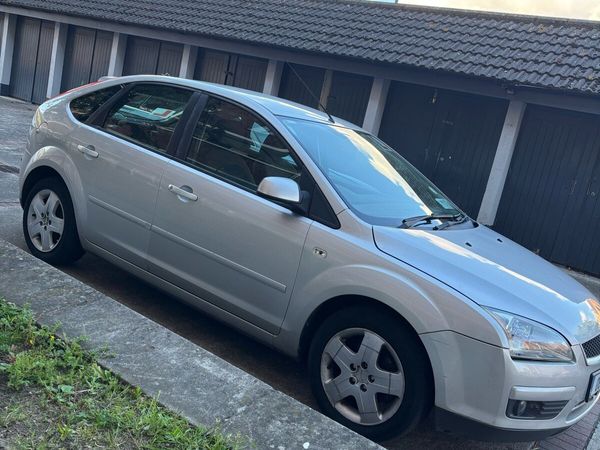 Ford Focus Hatchback, Petrol, 2008, Silver