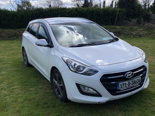 Hyundai i30 Estate/Jeep, Diesel, 2017, White
