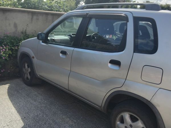 Suzuki Ignis Hatchback, Petrol, 2002, Silver