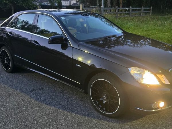 Mercedes-Benz E-Class Saloon, Diesel, 2010, Black