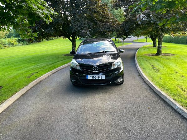 Toyota Yaris Hatchback, Petrol, 2013, Black