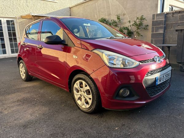 Hyundai i10 Hatchback, Petrol, 2014, Red