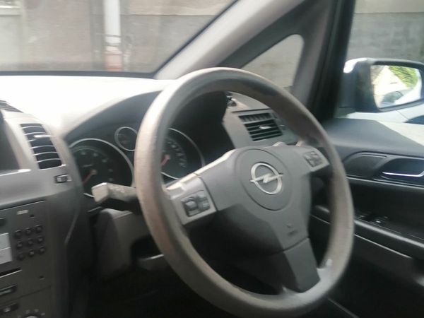 Opel Zafira MPV, Petrol, 2007, Black