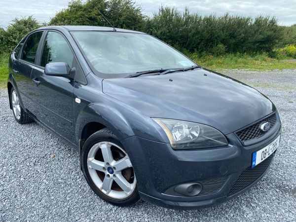 Ford Focus Hatchback, Petrol, 2008, Grey